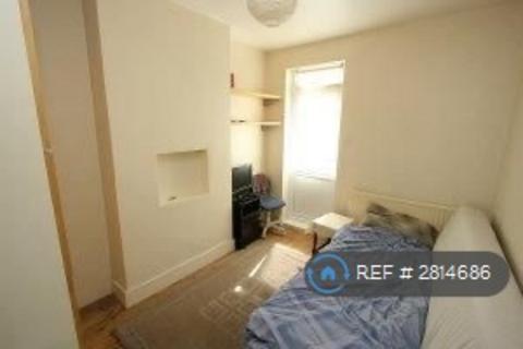 2 bedroom terraced house to rent, Peel Road, Wembley, HA9