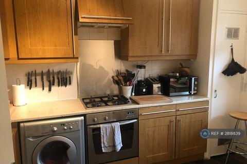 2 bedroom flat to rent, Colson Way, London, SW16