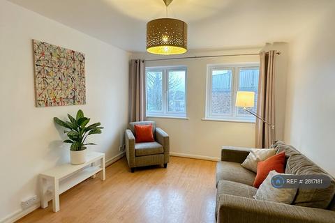 2 bedroom flat to rent, Tudor Court, London, NW2