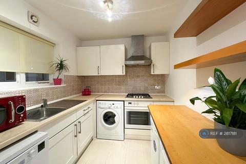 2 bedroom flat to rent, Tudor Court, London, NW2