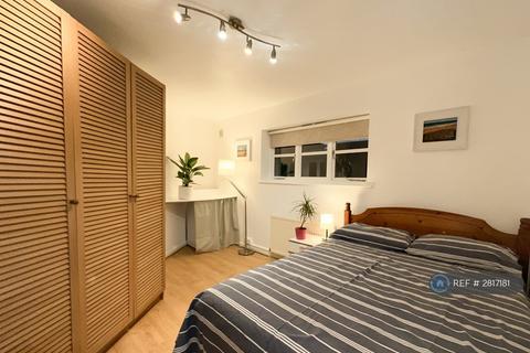 2 bedroom flat to rent, Tudor Court, London, NW2