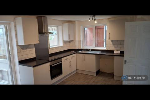3 bedroom semi-detached house to rent, Peartree Close, Leicester, LE7