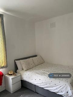 2 bedroom flat to rent, Binstead House, London, SW18
