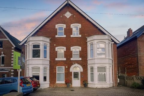 undefined, Victoria Grove, East Cowes, Isle of Wight