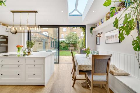 Holmside Road, SW12