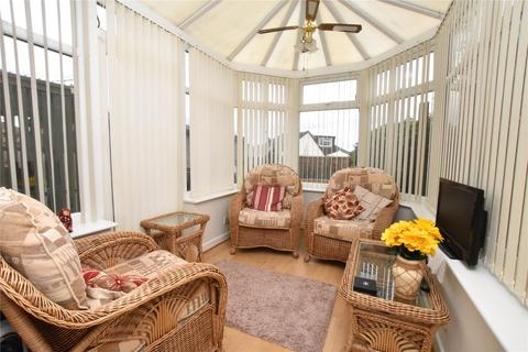 3 bedroom semi-detached house for sale, Lulworth Walk, Leeds, West Yorkshire