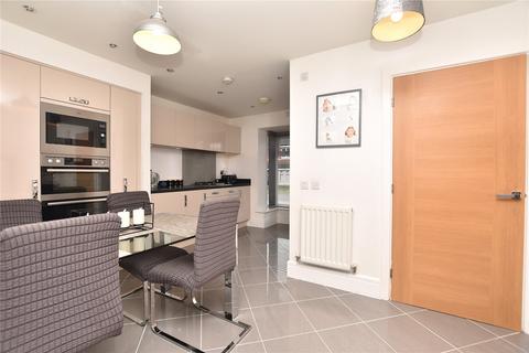 3 bedroom semi-detached house for sale, Mayfair Mount, Crossgates, Leeds, West Yorkshire