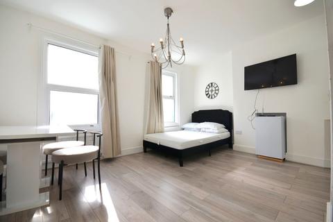 undefined, Broadway, West Ealing, London W13 0SR