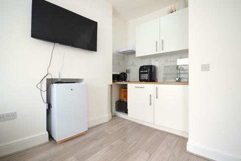 undefined, Broadway, West Ealing, London W13 0SR