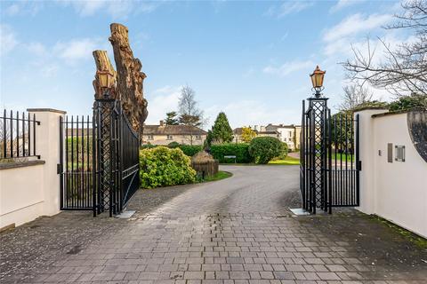 2 bedroom bungalow for sale, Newgate Street, Hertford, Hertfordshire, SG13