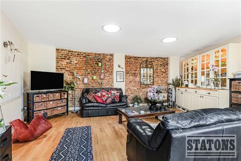 2 bedroom bungalow for sale, Newgate Street, Hertford, Hertfordshire, SG13