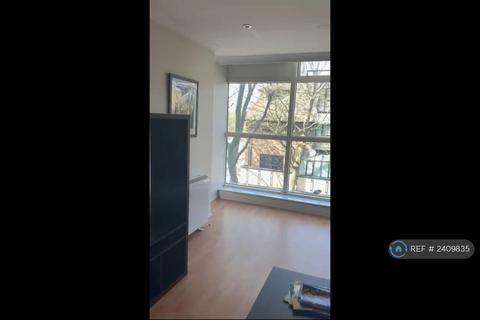 3 bedroom terraced house to rent, Baltic Quay, London, SE16