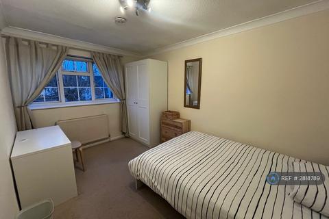 undefined, Fairlawns Close, Staines-Upon-Thames, TW18