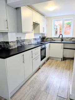 3 bedroom terraced house to rent, Florence street, Hucknall, Ng15 6eb