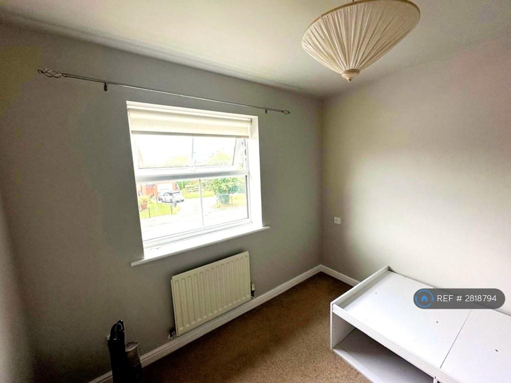 2nd Bedroom