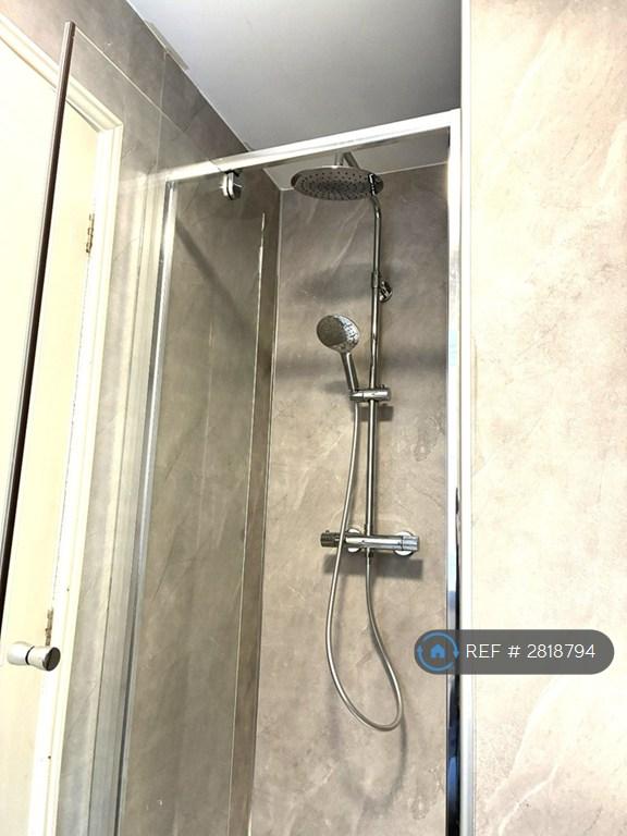 Ensute Shower