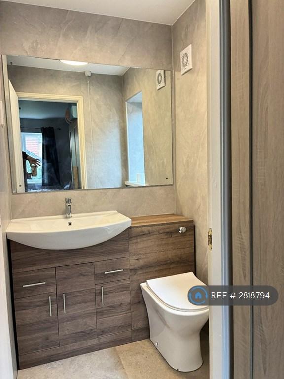 Ensuite-From Master Bedroom