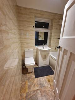 4 bedroom terraced house to rent, Lansbury Drive , Hayes UB4