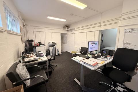 Retail property (high street) to rent, 20-22 Portsmouth Rd Southampton SO19 9AB