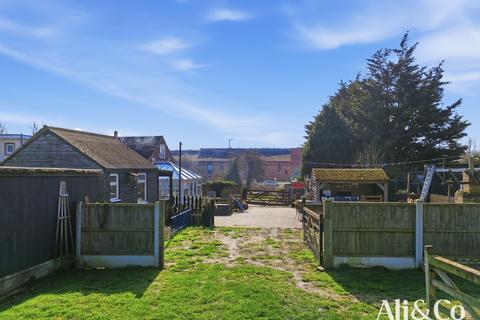 undefined, South Manor, Grays