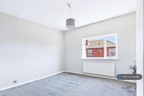2 bedroom terraced house to rent, Westminster Road, Manchester, M28