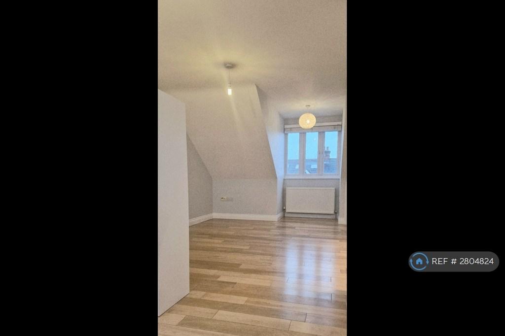 Living/Dining Area