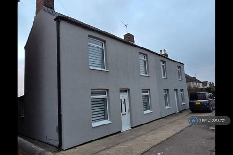 3 bedroom semi-detached house to rent, Manor Road, Chesterfield, S43
