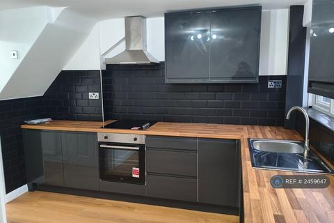 3 bedroom terraced house to rent, Devonshire Road, Laindon, SS15