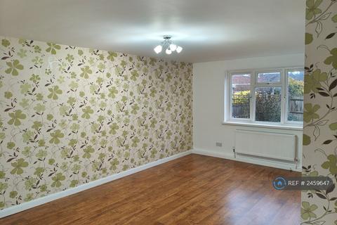 3 bedroom terraced house to rent, Devonshire Road, Laindon, SS15