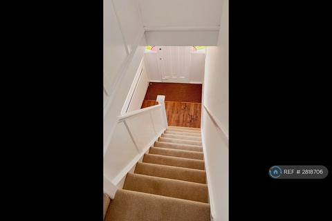 3 bedroom terraced house to rent, Myra St, London, SE2