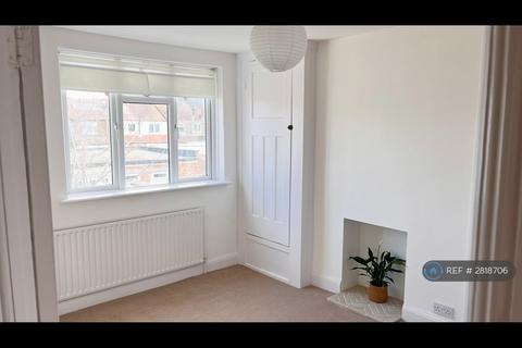 3 bedroom terraced house to rent, Myra St, London, SE2