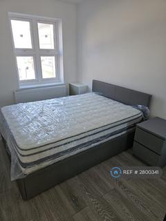 2 bedroom flat to rent, High Street, Waltham Cross, EN8