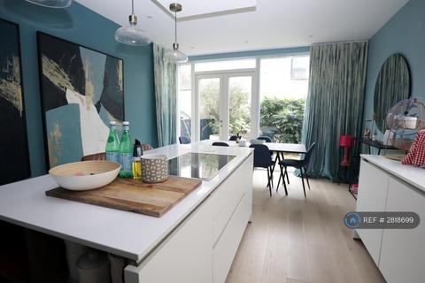 4 bedroom detached house to rent, Milne Avenue, Cambridge, CB3
