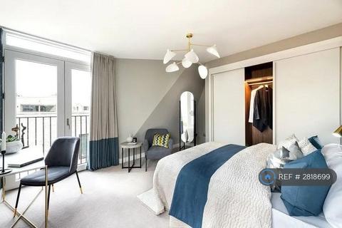 4 bedroom detached house to rent, Milne Avenue, Cambridge, CB3