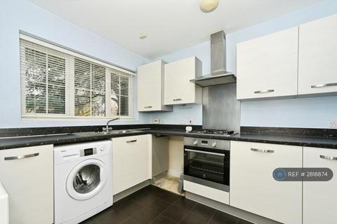 undefined, Trowbridge Close, Swindon, SN2
