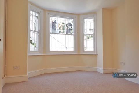 2 bedroom maisonette to rent, Vauxhall Grove, London, SW8