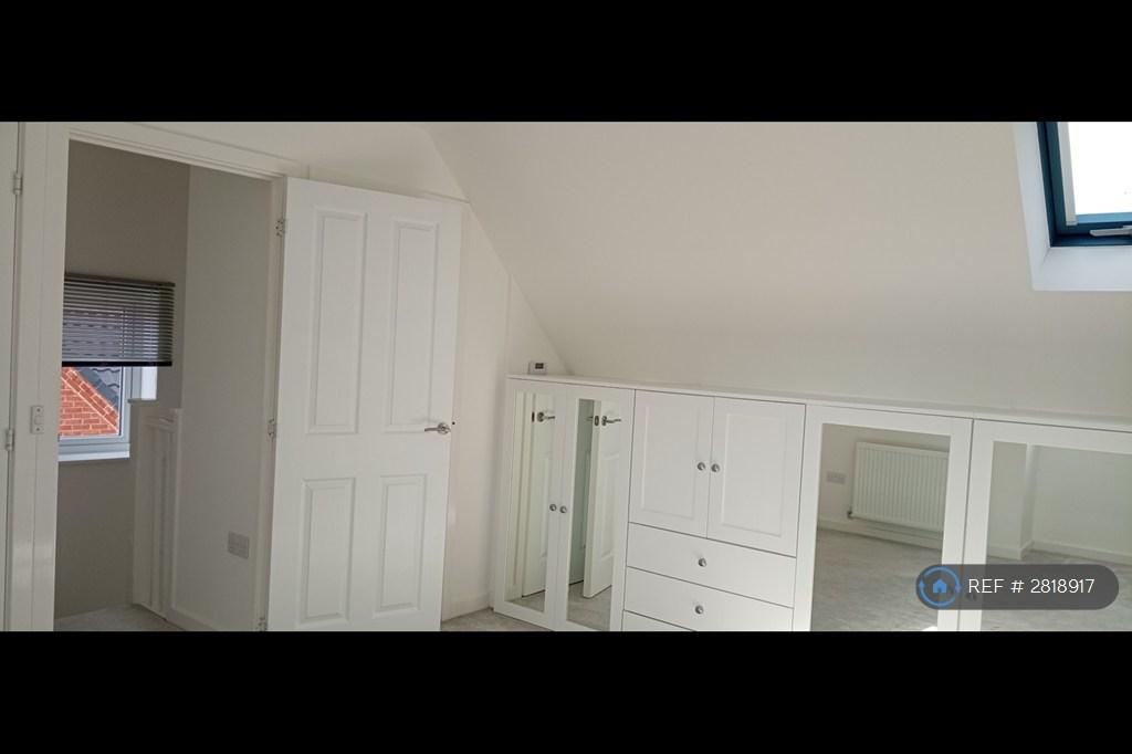 Bedroom 1 (Master) View2