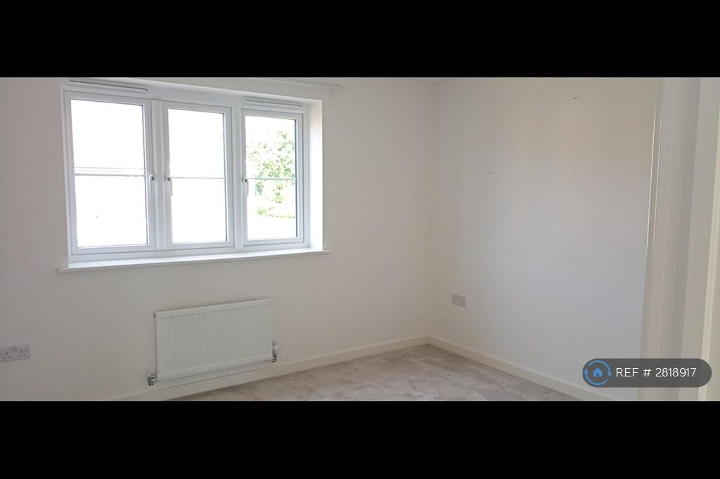 Bedroom 2 View1