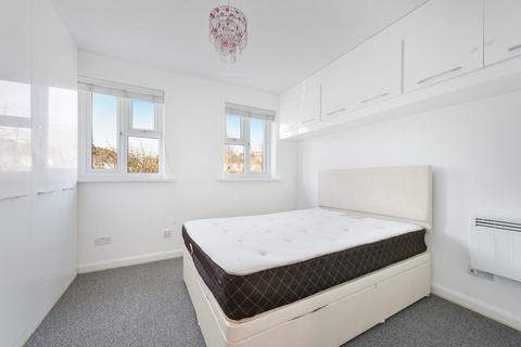3 bedroom house to rent, Gressenhall Road, SW18