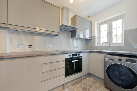3 bedroom house to rent, Gressenhall Road, SW18