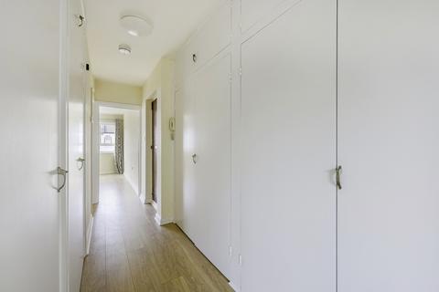 1 bedroom flat to rent, South Park Road, SW19