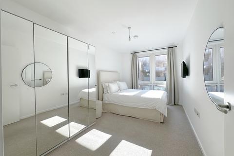 1 bedroom flat to rent, Juniper Drive, SW18