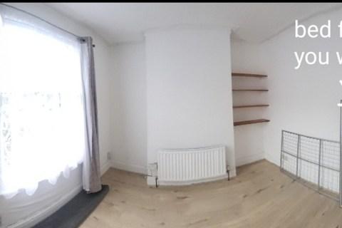 undefined, London, London, N22