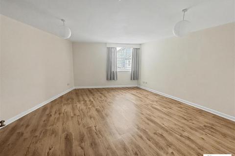 2 bedroom apartment to rent, Church Street, South Brent