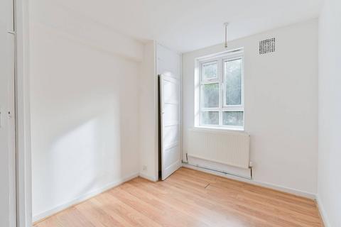 2 bedroom flat to rent, Kings Avenue, Clapham Park, London, SW4