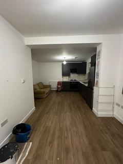 3 bedroom flat to rent, Brenley Close, Mitcham CR4