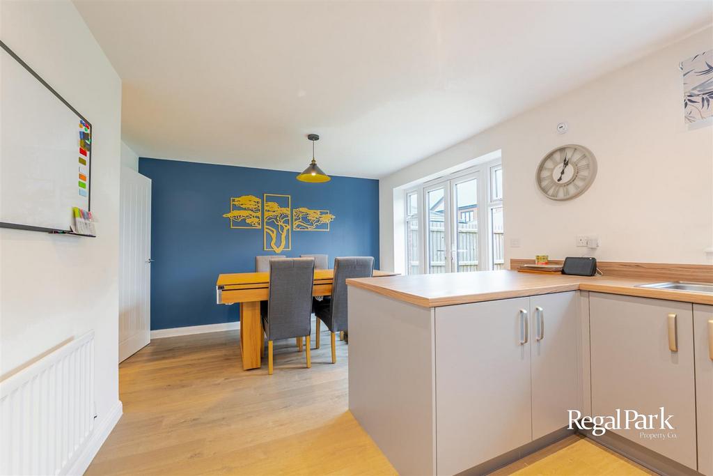 Kitchen/Dining Room
