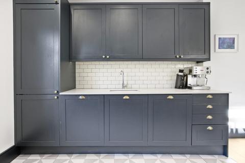 3 bedroom flat for sale, St. Julians Farm Road, London SE27