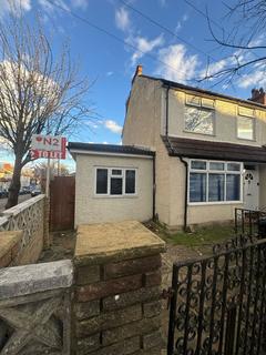 3 bedroom flat to rent, Villiers Road, Beckenham BR3