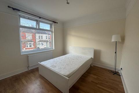 3 bedroom flat to rent, Villiers Road, Beckenham BR3